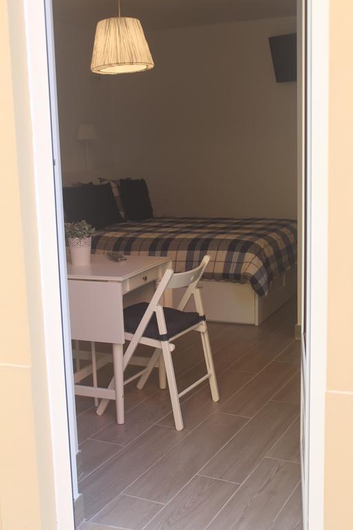 Isaura Home Пеніші Екстер'єр фото